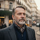 Julien M., analyste financier