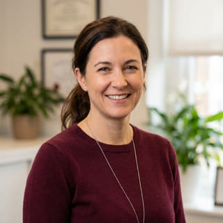 Laura Bennett, responsable des standards de la plateforme chez Marévange, photographiée pour une photo de profil