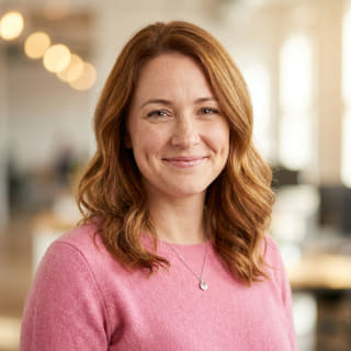 Visuel de profil d’Emily Watson, présentée comme responsable du service client chez Marévange